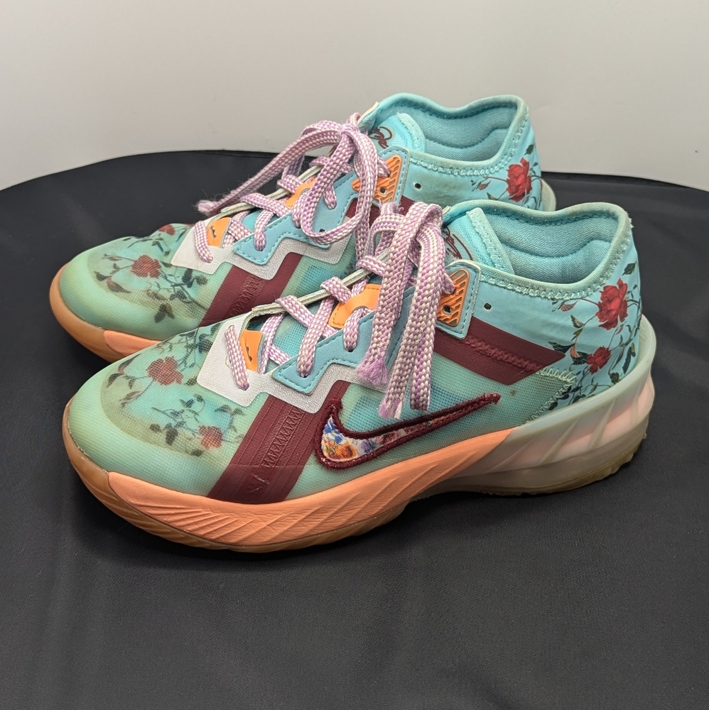 Nike Lebron x Mimi Plange 18 Low Daughters Floral Size 6Y